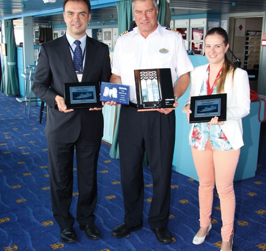 El "Legend of the Seas"escala por primera vez en el Puerto de Valencia