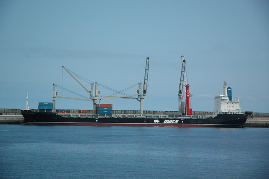 El &ldquo;Blue Master II&rdquo; de MACS escala en el Puerto de Bilbao en su viaje inaugural hacia Sud&aacute;frica