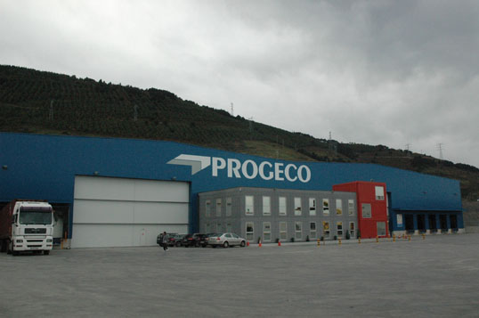 Progeco Bilbao puso en marcha en 2011 sus nuevas instalaciones en el Puerto de Bilbao, a 200 metros del muelle. Foto J.P.