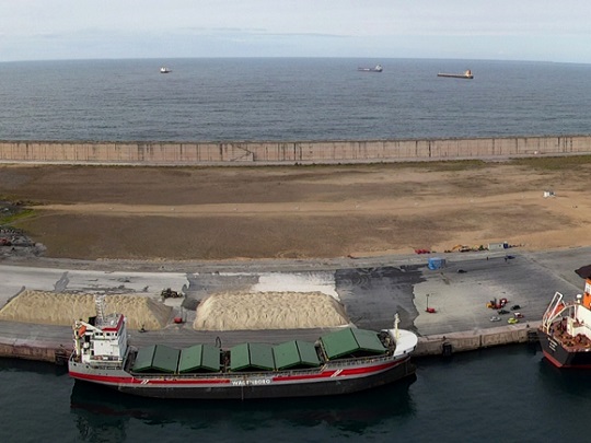 El terreno se utilizar&aacute; para operaciones de carga, descarga y almacenamiento.