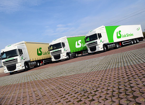 Lu&iacute;s Sim&otilde;es inaugura una nueva plataforma log&iacute;stica en el Puerto de Leix&otilde;es