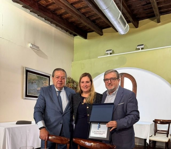 La Asociación Naviera Valenciana rinde homenaje a Juan Manuel Pau