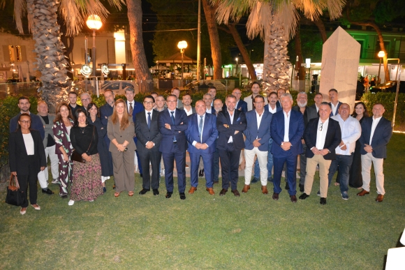 Participantes en el encuentro organizado por PortCastelló y Propeller Club de Castellón en Rímini. Foto J.C.P.