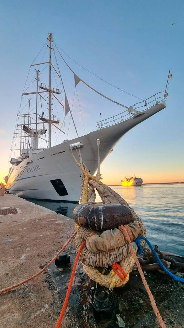 $!El velero “Wind Surf” cierra la temporada de cruceros en Almería