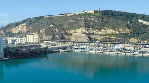 $!La AP de Barcelona invertirá 22,3 millones de euros en la remodelación del Muelle Contradique Norte.