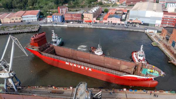 $!Astilleros de Murueta bota en Bilbao el carguero diésel eléctrico “Gernika NM” para MAAS