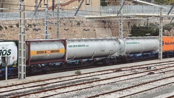 $!Según AEQT, solo el 3% del transporte de productos químicos del Área Metropolitana de Tarragona se hace en tren.