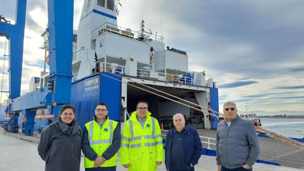 $!El buque “Shipper” inaugura la nueva línea de Carriers y Medkon entre el Puerto de Castellón y Libia.
