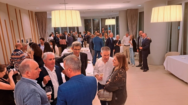 $!La comunidad logística bilbaína arropó a AIYON en su 10º aniversario. Foto J.P.