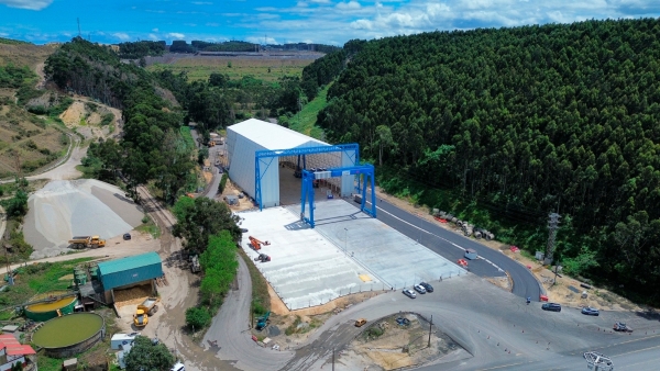 $!La Autoridad Portuaria de Avilés ha invertido más de 1,19 millones de euros en mejorar los accesos, el drenaje y la operativa de la zona, incluyendo un nuevo vial.