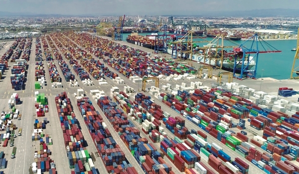 $!Las exportaciones cerámicas españolas canalizan gran parte de sus exportaciones por vía marítima.