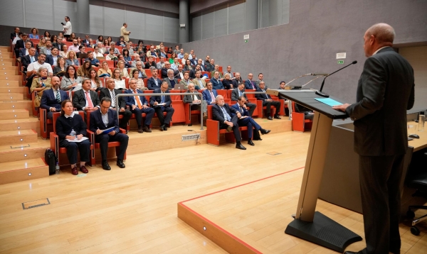 $!El Puerto de Bilbao aborda el debate de la transición energética en los puertos