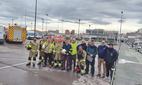 $!En el simulacro han participado los medios afectos al Plan de emergencia del Club Náutico, así como los medios adscritos al PAU del puerto de Castellón.