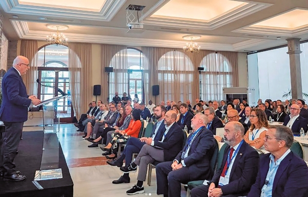 $!Asistentes a la inauguración del evento.