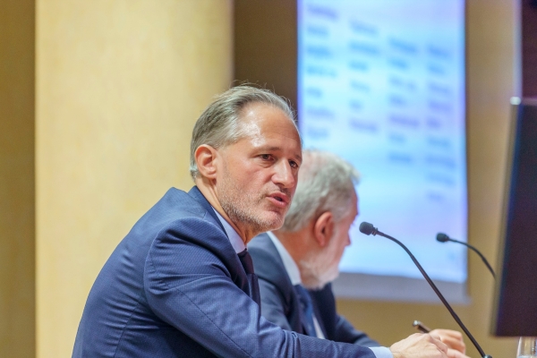 $!Iván Jiménez ha remarcado el liderazgo de Bilbao y su apuesta por la descarbonización de las actividades portuarias.