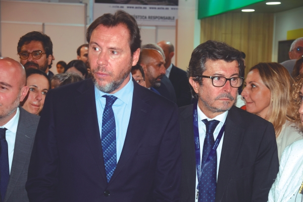$!El ministro Puente y Álvaro Rodríguez Dapena en el SIL 2024.