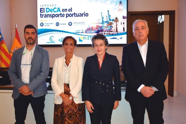 $!Víctor González, presidente de Fenatport; Nuria Lacaci, secretaria general de ACE; Mar Chao, presidenta de la Autoridad Portuaria de Valencia y Carlos García, secretario general de FVET. Foto J.C.P.