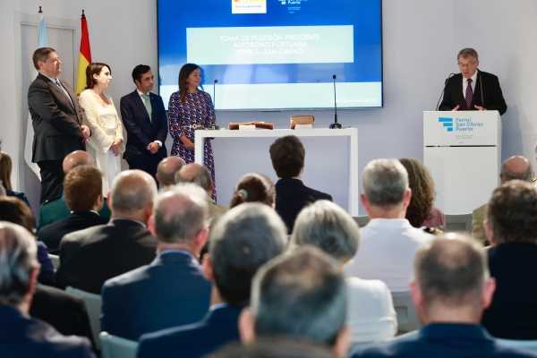 $!Un momento de la intervención del nuevo presidente del Puerto de Ferrol.