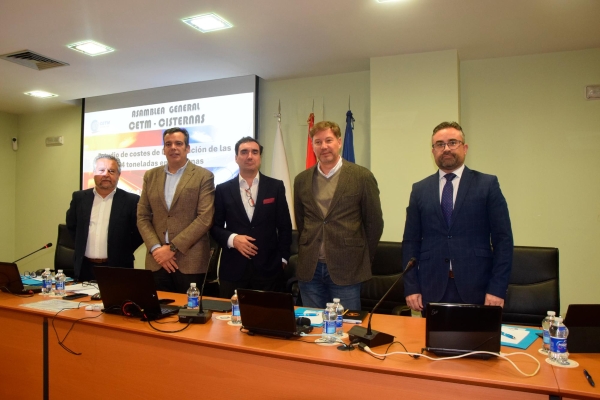 $!Salvador Trujillo (Scania); Dulsé Díaz (CETM Cisternas), Alberto Ramírez (CETM Cisternas), Antonio Sangüesa (Continental), y Pedro Martínez (Parcisa). Foto M.C.