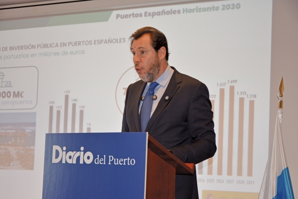 $!El ministro de Transportes durante su discurso. Foto J.C.P.