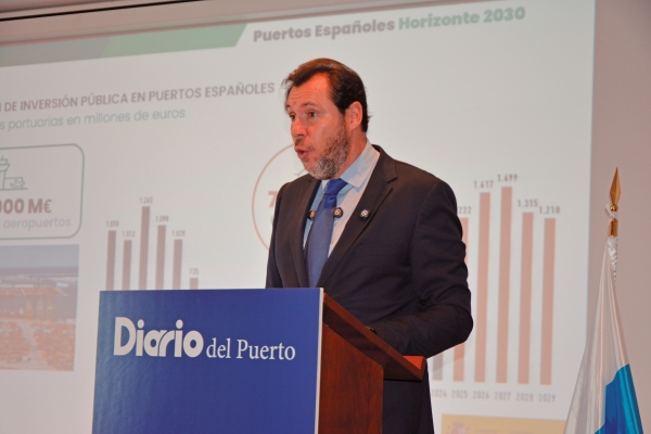 $!Óscar Puente, durante su intervención en el Desayuno Informativo de Diario del Puerto. Foto J.C.P.