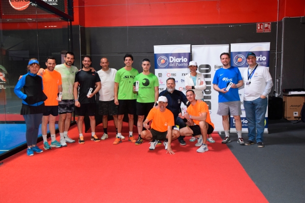 $!Los ganadores de ambos niveles (avanzado y medio). Foto M.C.