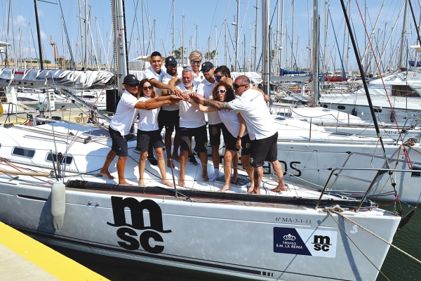$!Miembros del Sailing Team de MSC a bordo del buque. Foto R. T.