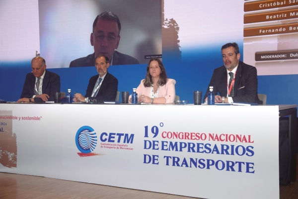 $!Mesa redonda sobre descarbonización. Foto M.J.