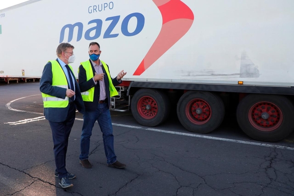 $!El president de la Generalitat, Ximo Puig, destacó la relevancia del sector del transporte durante su visita a Grupo Mazo y subrayó que esto mismo es lo que le ha permitido ser un “eslabón clave en la logística entre Canarias y la Península”.