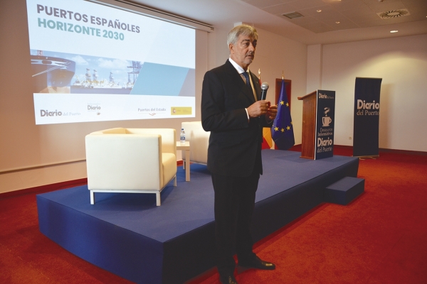 $!Francisco Prado, director general de Grupo Diario, presentó a Óscar Puente. Foto J.C.P.