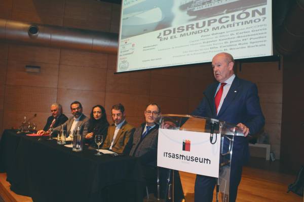 $!El presiente de la Autoridad Portuaria de Bilbao, Ricardo Barkala, clausuró los actos del 50 aniversario de la AVCMM. Foto J.P.
