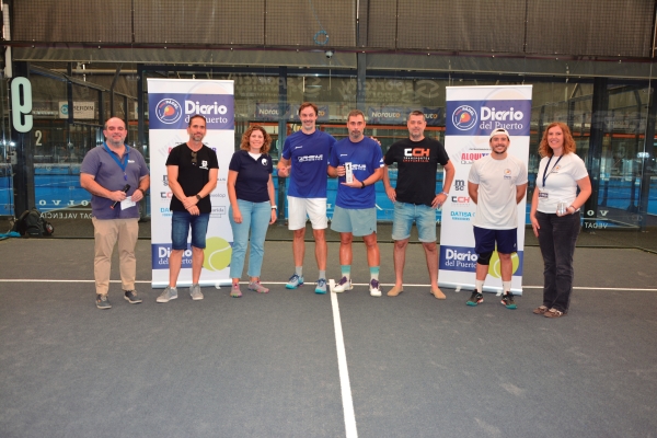 $!Campeones Nivel Medio: Fernando Vitoria (Grupo Diario), Antonio Vitoria (MSC Terminal Valencia), Begoña Llopis (APM Terminals), David Rausell y Luis Vidal (Rhenus Air &amp; Ocean), César Chavarría (Transportes Chavarría), Alexandre Navarro (Prodevelop) y Loli Dolz (Grupo Diario). Foto J.C.P.