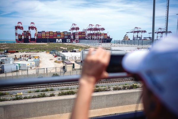$!En esta segunda edición de la Jornada de Puertas Abiertas los visitantes tendrán ocasión de entrar en las terminales de contenedores y conocer con detalle cómo es la operativa de carga y descarga de buques.