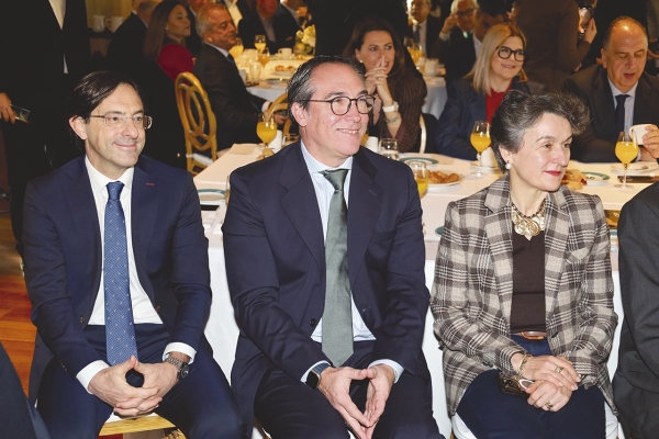 $!Luis Rodríguez, presidente de la Autoridad Portuaria de Alicante; Rubén Ibáñez, presidente de la Autoridad Portuaria de Castellón; y Mar Chao, presidenta de la Autoridad Portuaria de Valencia. Foto R. T.