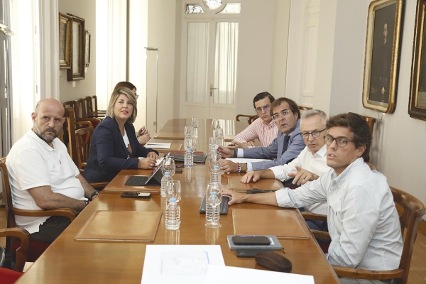 $!Un momento del encuentro entre representantes del Ayuntamiento de Cartagena y la Autoridad Portuaria.