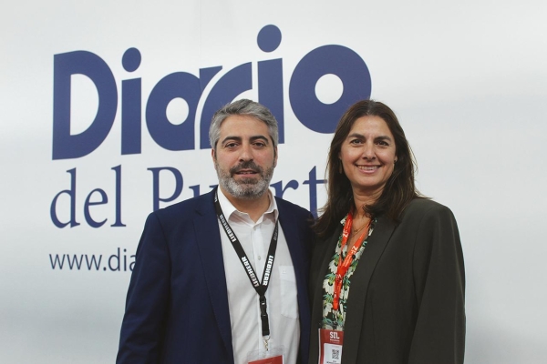 $!Liebherr y Diario del Puerto. Marcos González y Eva Monrós.