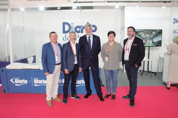 $!Joman Group, APV y Diario del Puerto. Julio Delgado (Joman Group), Pedro Muñoz (Joman Group), Paco Prado (Diario del Puerto), Guillermo Fernández (Valenciaport) e Iván Blanco (Joman Group).