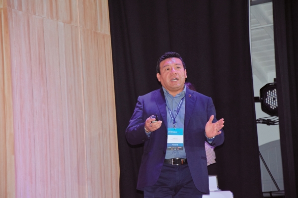 $!Hernán Pachas, Global Head of Partnerships de Linux Professional Institute. Foto M.C.