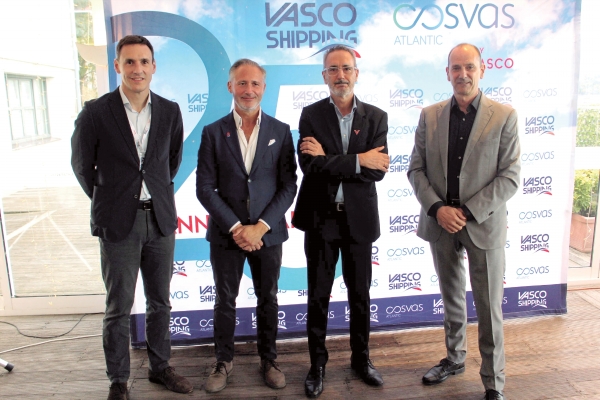$!Izq. a dcha: Andima Ormaetxe (AP de Bilbao); Iván Jiménez (AP de Bilbao); Jon Azarloza (Grupo VASCO); y Mikel Urrutia (Vasco Shipping Services). Foto J.P.