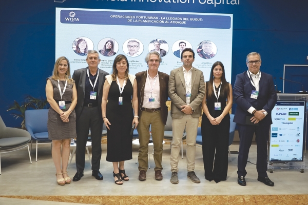 $!Sara Recatalá, Junta Directiva de WISTA Spain; Ángel Ríos, de la Corporación de Prácticos del Puerto de Valencia; Elena Delgado, Capitana Marítima de Valencia; Albert Oñate, secretario-director de ASECOB; Pau Sarro, director de Amarradores del Puerto de Valencia; Pamela Celedón, directiva de la base de remolcadores de Castellón de Boluda Towage; y José Martín, jefe de Operaciones de Explotación de la Autoridad Portuaria de Valencia. Foto R. T.
