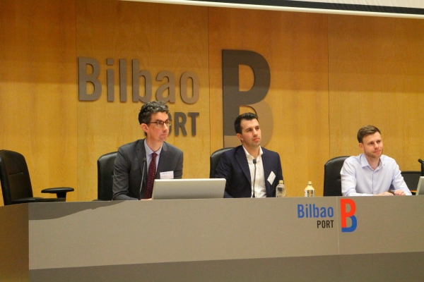 $!Desde la izquierda: Chris Willow, Head of Floating Wind de RWE Offshore Wind; David Carrascosa, CCO de SAITEC Offshore Technologies; Christoph Zipf, responsable de Prensa y Comunicación en WindEurope. Foto J.P.