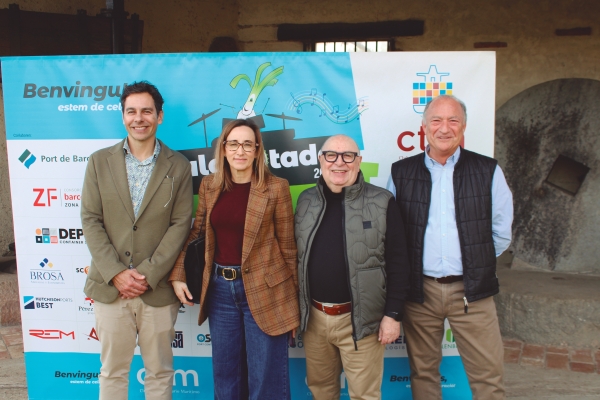 $!Ricardo Bagen, IAS Handling; Eva Valenzuela, directora Aeropuerto de El Prat; Fernando Gonzalo, Air Cargo Club; y Eduardo Cerezo, directro de Carga Aérea del Aeropuerto de El Prat. Foto J.M.