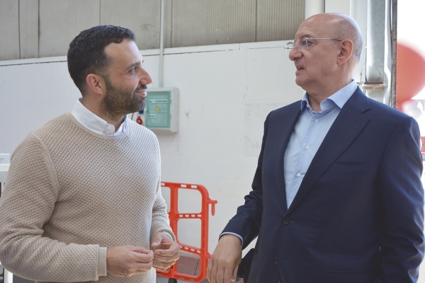 $!Darío Moreno, alcalde de Sagunto, junto a Luis Ángel Salas, CEO de LOXAM Iberia. Foto J.C.P.