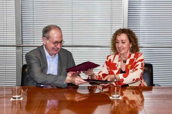 $!Pere Calvet, director de Expansión de negocio en Catalunya de Alsa Ferrocarril; y Ester Capella, consellera de Territori de la Generalitat de Catalunya.