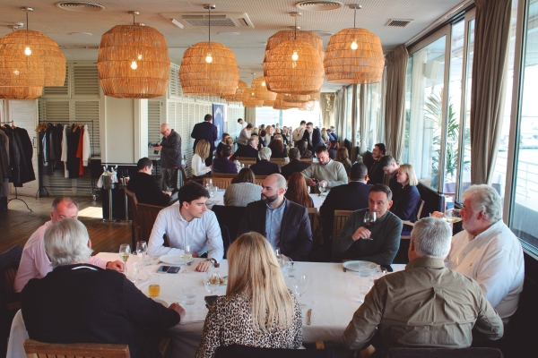 $!70 socios de Propeller participaron en el almuerzo-coloquio de diciembre. Foto M.V.