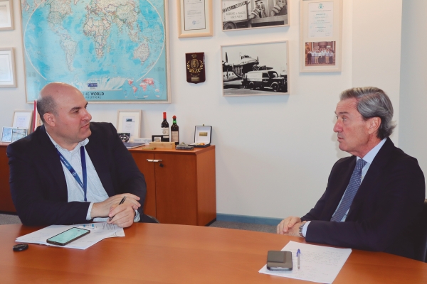 $!Miguel Ambielle, durante la entrevista junto a Miguel Jiménez, director de Diario del Puerto.