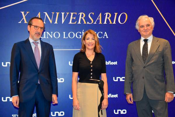 $!De izquierda a derecha, Francisco Aranda, presidente de UNO; Raquel Sánchez, ministra de Transportes; y Miguel Garrido, presidente de CEIM. Foto M.J.