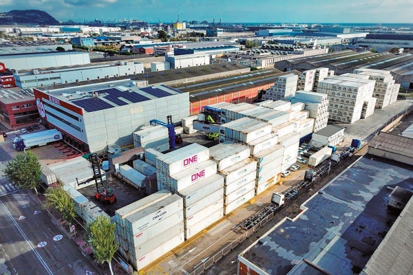 $!Instalaciones de Depot Zona Franca en Barcelona.