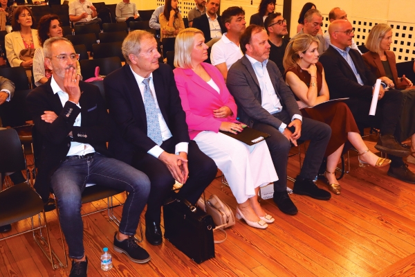 $!Izq. a dcha.: Jon Azarloza, Ignacio Barrón de Angoiti, Monika Olejniczak, Axel Dewaleyne, Arantza Allende, Álvaro Cabezón, Olatz Landa. Foto J.P.