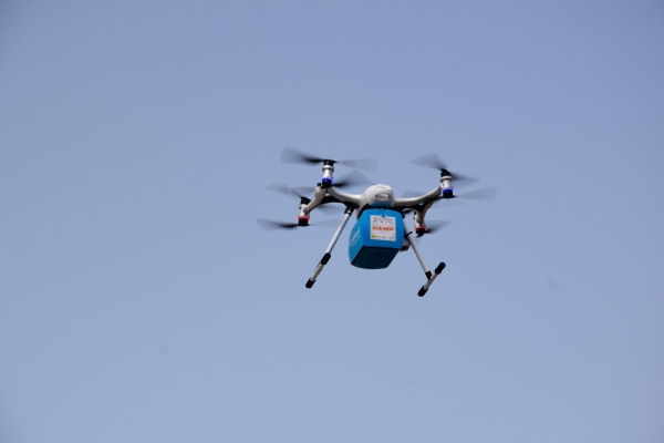 $!Momento de la simulación de vuelo para el transporte de mercancía sanitaria con dron.